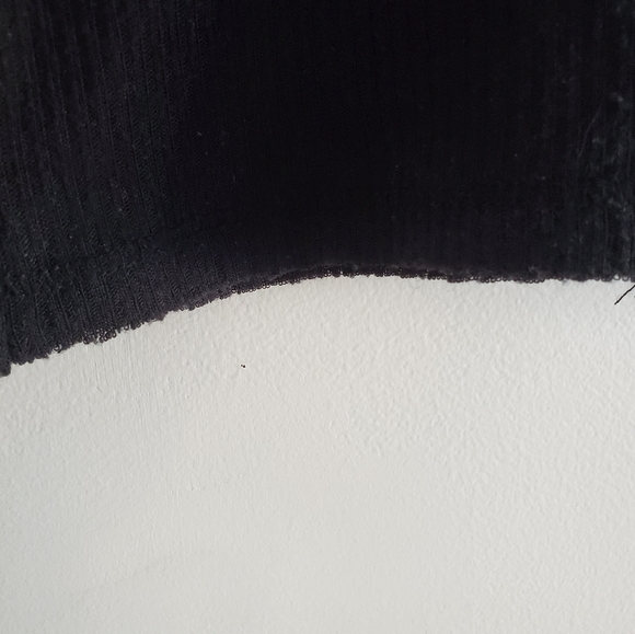 Thin black turtleneck - Picture 3 of 7